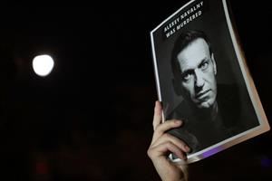 Navalny muore nella prigione di ghiaccio. Biden: «Putin colpevole»