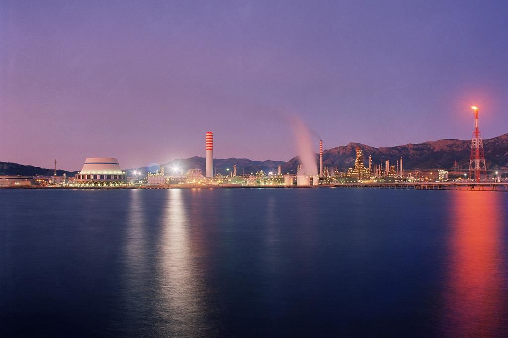 La raffineria di Saras a Sarroch, in provincia di Cagliari