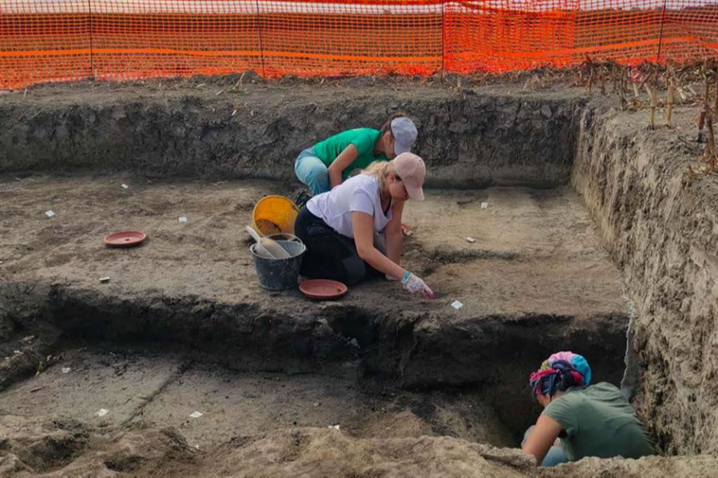 Archeologi al lavoro in un sito del Polesine in Veneto