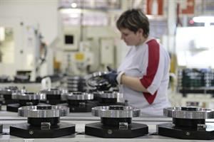 Le richieste dei metalmeccanici: 35 ore di lavoro e 280 euro in più