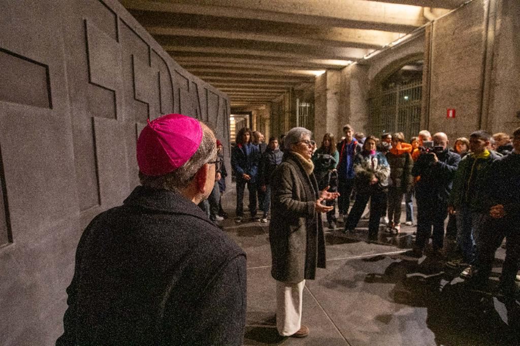 Milano: l’arcivescovo Delpini in visita al Memoriale della Shoah assieme ai ragazzi degli oratori ambrosiani
