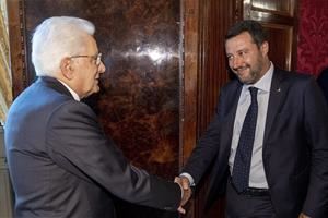 Retromarcia di Salvini: io e la Lega con Mattarella