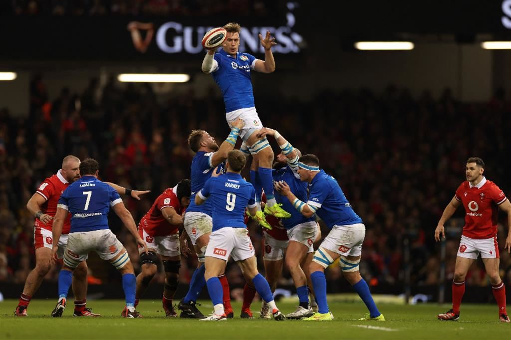 Gli azzurri del rugby vittoriosi in Galles