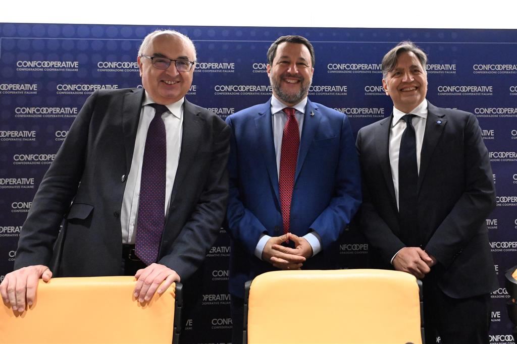 Il ministro Salvini al convegno di Confcooperative