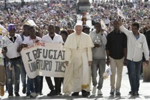 Il Papa per i migranti: Dio cammina con il suo popolo