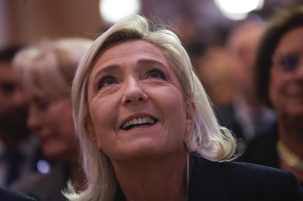 Le Pen prende le distanze da Afd. C'è spazio per un'alleanza coi conservatori