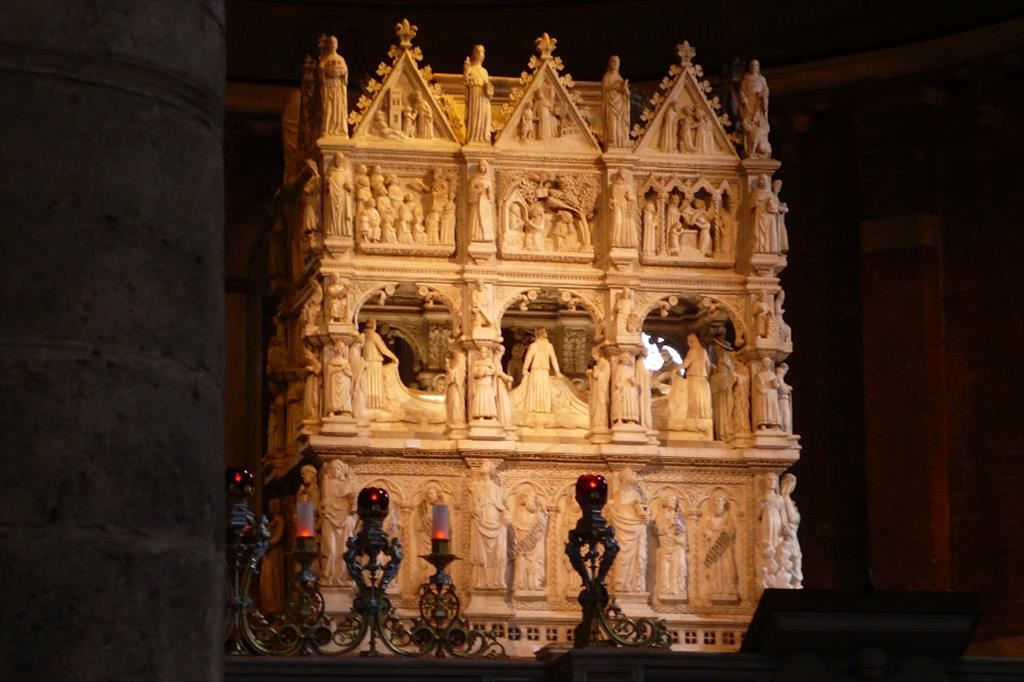 Giovanni di Balduccio, Arca di Sant'Agostino nella basilica di San Pietro in Ciel d'Oro a Pavia