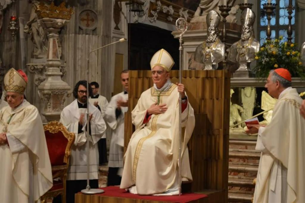 La presa di possesso della cattedra da parte dell'arcivescovo Riccardo Lamba nella cattedrale di Udine
