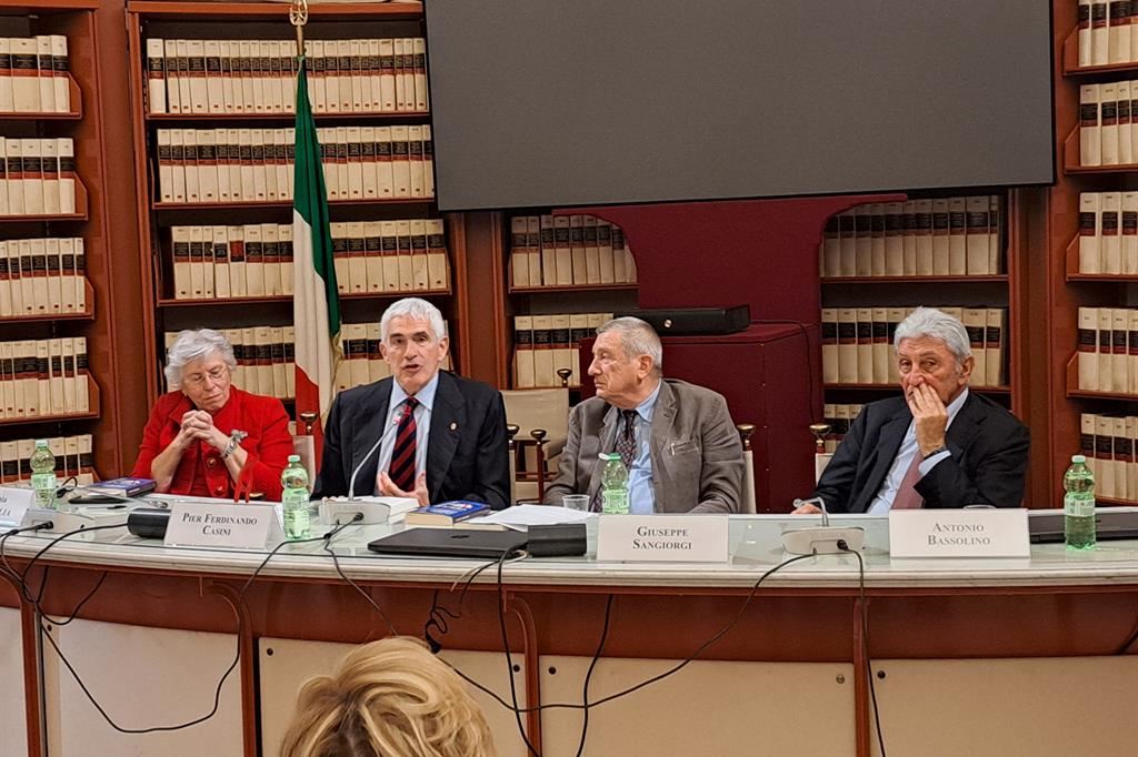 Maria Pia Garavaglia, Pier Ferdinando Casini, Giuseppe Sangiorgi e Antonio Bassolino alla presentazione del libro