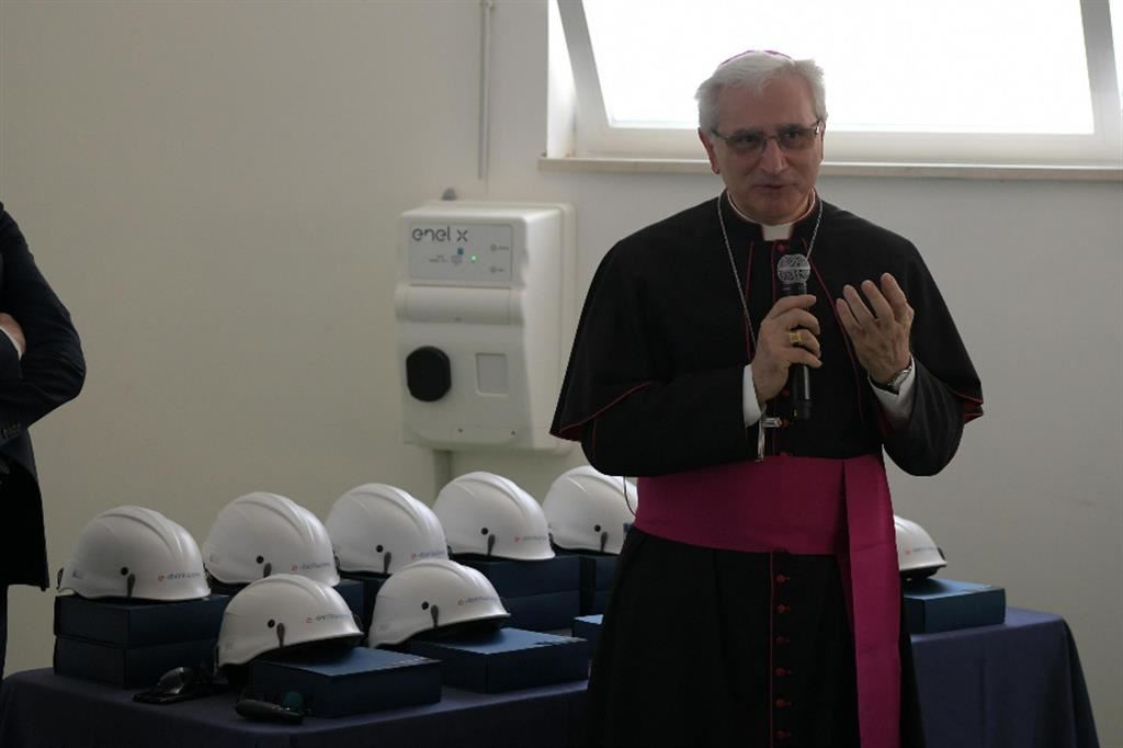 Ciro Miniero è l'arcivescovo di Taranto da luglio 2023: «Sto imparando a conoscere la sofferenza tangibile di questa terra»