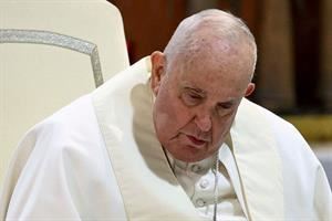 Il Papa: sradicare le situazioni che proteggono chi compie gli abusi
