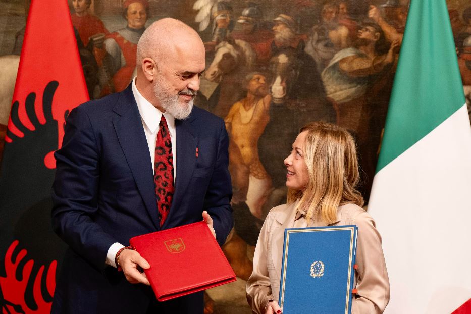 L'accordo Italia-Albania sui migranti, ecco i dubbi sulla costituzionalità 