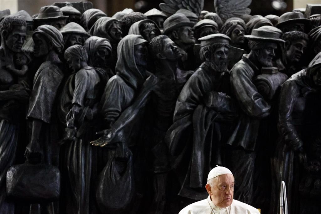 Papa Francesco durante la preghiera per i Migranti e i Rifugiati tenutasi in Piazza San Pietro il 19 ottobre 2023
