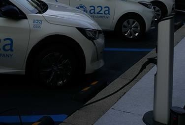 A Milano le prime colonnine di ricarica elettrica per auto a bassa potenza